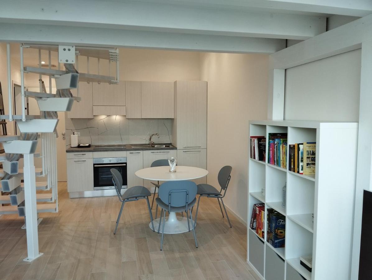 Llhome Bologna Elegante Monolocale Ristrutturato Con Posto Auto Coperto Eksteriør billede